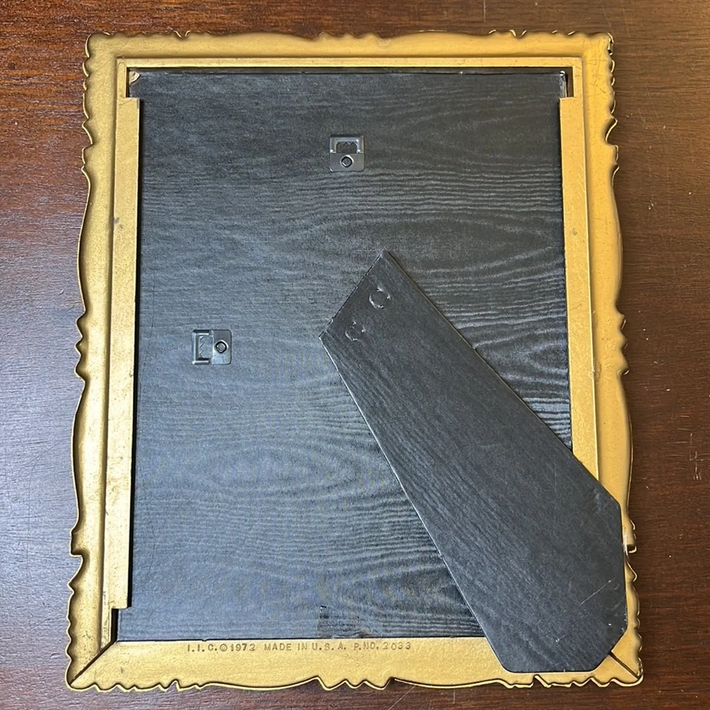 Vintage 1972 ornate Hollywood Regency photo frame Woolworth Woolco 8 x 10